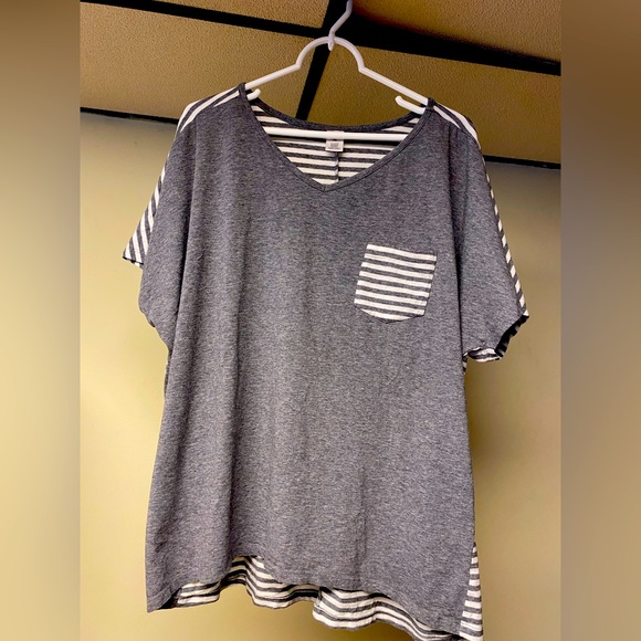 Liz Claiborne Women’s Pajama Set - Picture 3 of 4